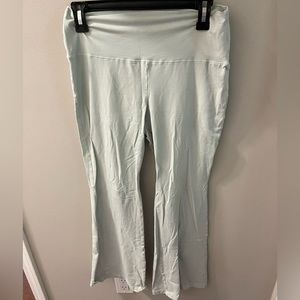 Aritzia Yoga Pants (L)